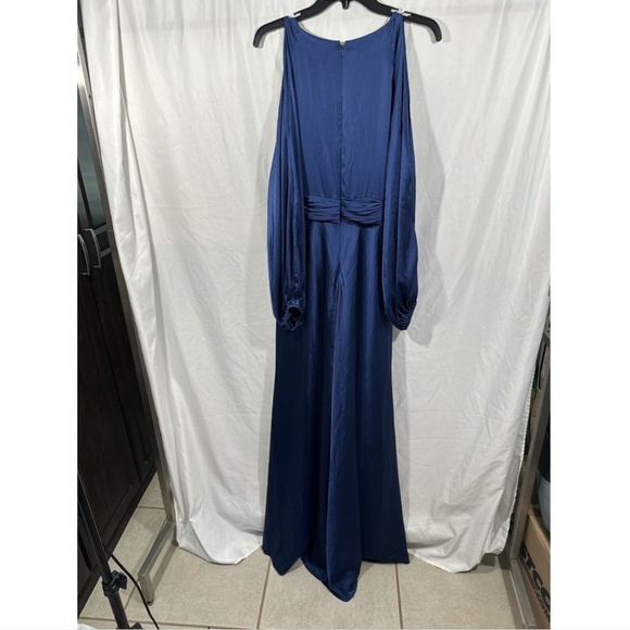 NWT IEENA Mac Duggal [ 14 ] Plunge‎ Neck Long Sleeve Satin Gown in Midnight - Picture 12 of 16